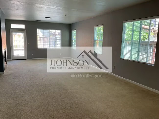 4343 Middlefield Dr Tracy, CA 95377 photo 2