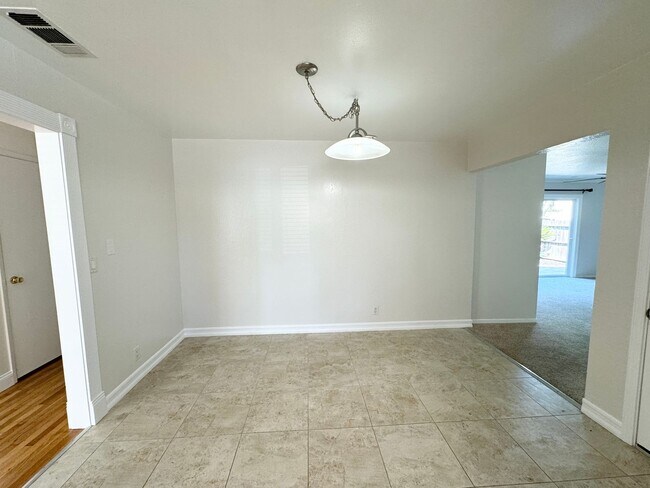 Perfect Shape Single Family Home in Dublin photo 5