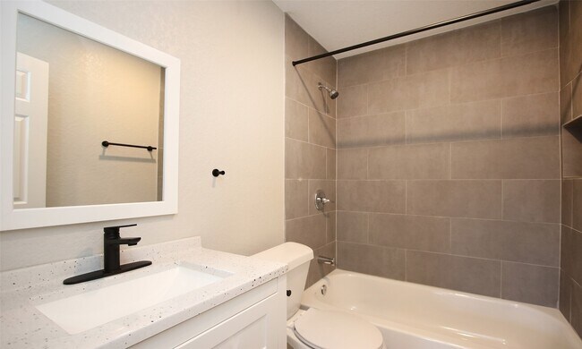 5201 Crawford St photo 5