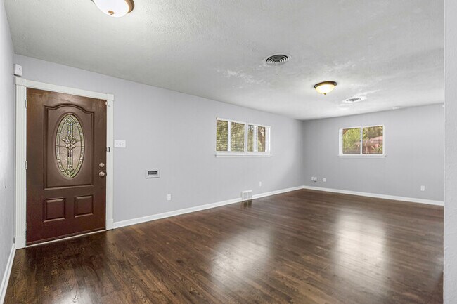 3521 Jeanette Dr Fort Worth, TX 76109 photo 3
