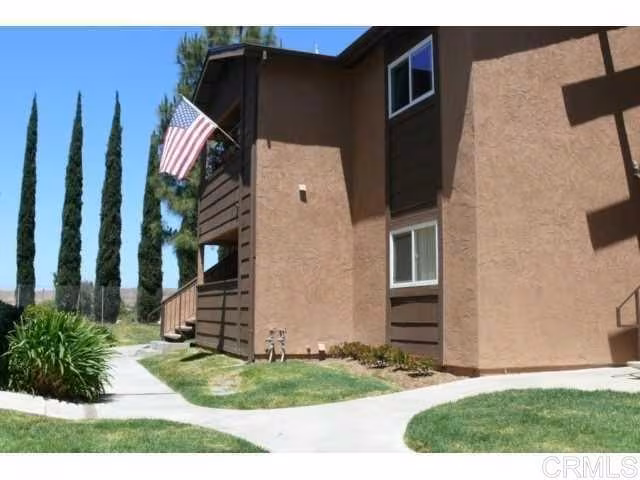 505 Calle Montecito Oceanside, CA 92057 photo 2