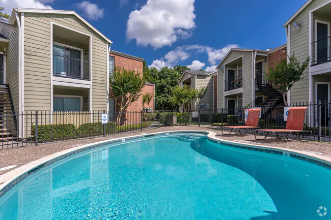 Woodcreek Village photo 2