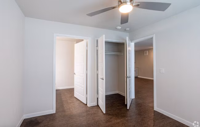 2401 E Oltorf St Austin, TX 78741 photo 2