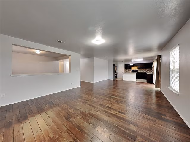 14721 Forest Hollow Dr Balch Springs, TX 75180 photo 2