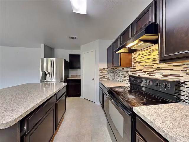 14721 Forest Hollow Dr Balch Springs, TX 75180 photo 4