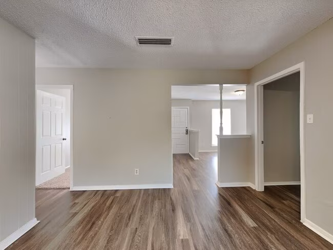 1201 Saturn Drive, Cedar Hill, TX 75104 photo 2