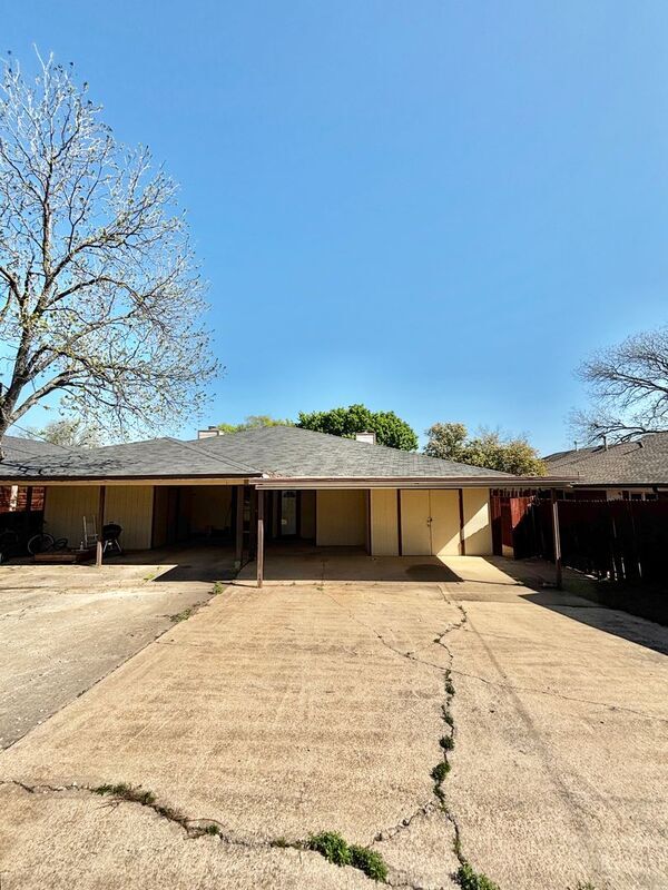 2123 Mistletoe Ave Fort Worth, TX 76110 photo 2