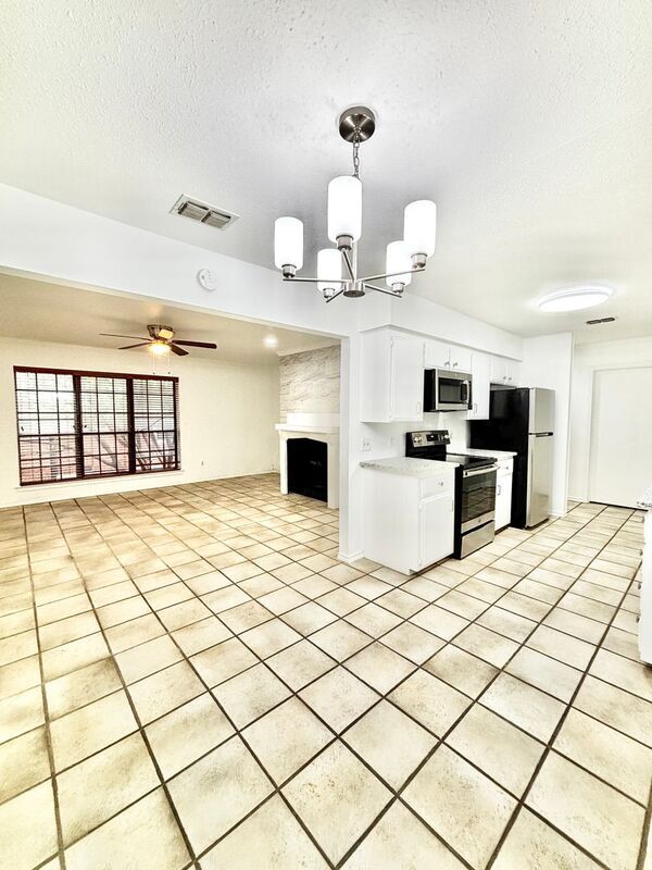 2123 Mistletoe Ave Fort Worth, TX 76110 photo 5