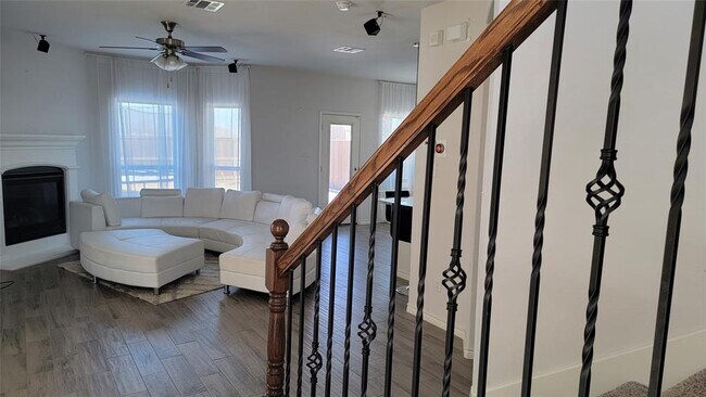 10040 Eagle Pass Pl McKinney, TX 75071 photo 4