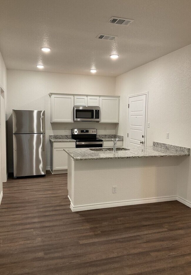 1109 Carlsberg Dr Killeen, TX 76549 photo 2