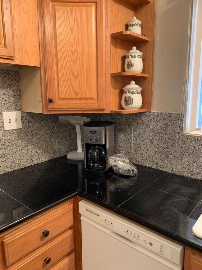 10654 W Alabama Ave Sun City, AZ 85351 photo 5
