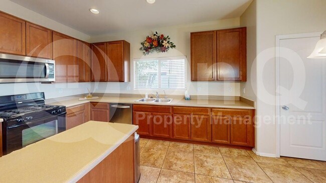 10821 W Elm St Phoenix, AZ 85037 photo 3