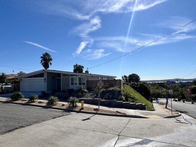 2503 Aster St San Diego, CA 92109 photo 2