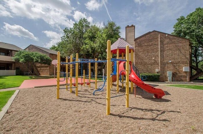 601 Park Blvd Grapevine, TX 76051 photo 4