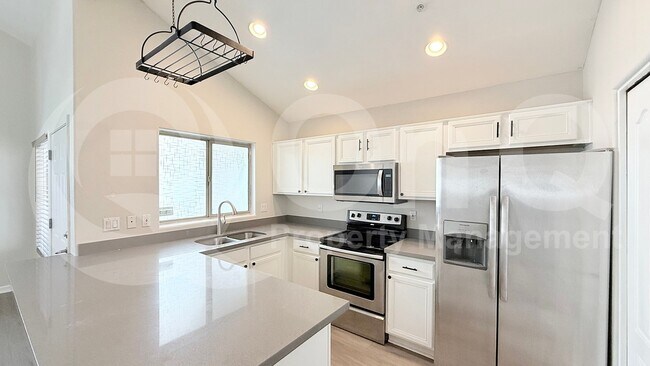 2201 N Comanche Dr Chandler, AZ 85224 photo 3