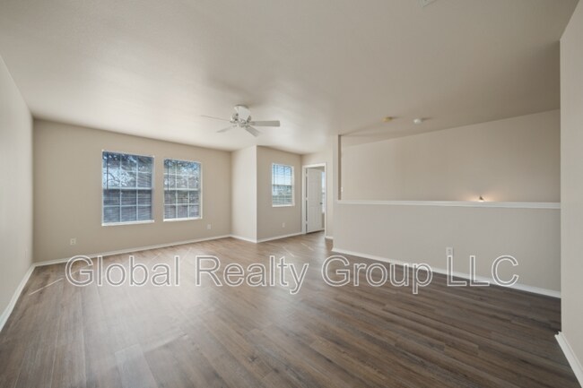 144 Crest Bluff Cibolo, TX 78108 photo 3