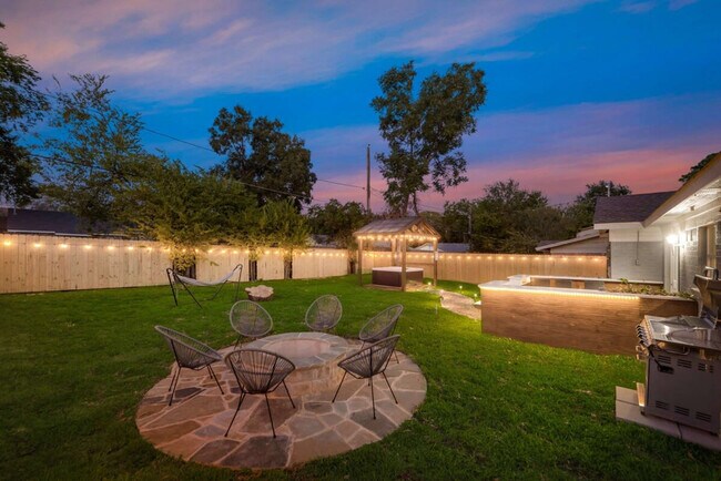 1203 Andrews St Arlington, TX 76011 photo 3