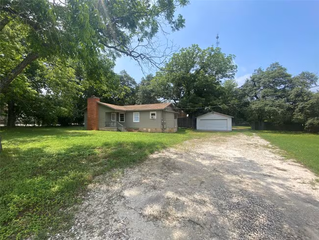 1609 Matthews Ln Austin, TX 78745 photo 2