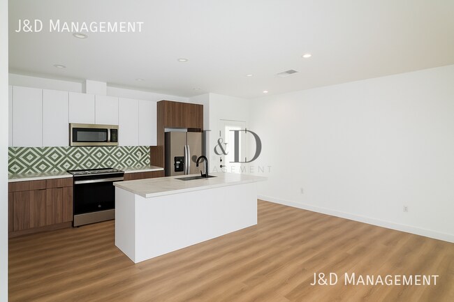 6256 Stewart St San Diego, CA 92115 photo 4