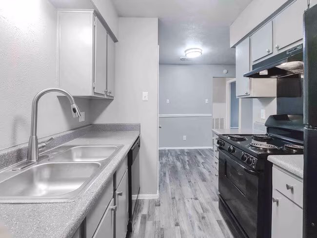 Candlelight Park Apartments photo 3