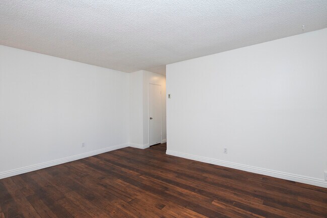 Twin Oaks Apartments photo 4