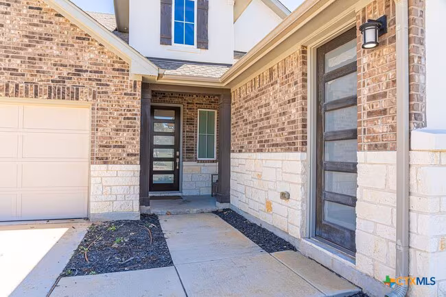 350 Nightshade Trl New Braunfels, TX 78132 photo 2