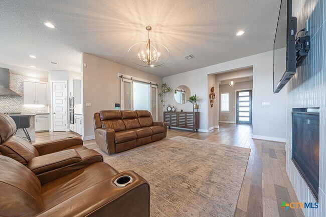 350 Nightshade Trl New Braunfels, TX 78132 photo 4