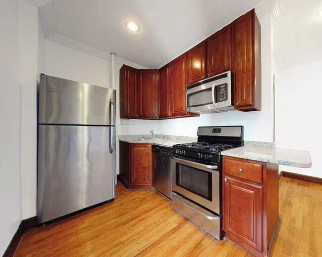 West 115th Street photo 4