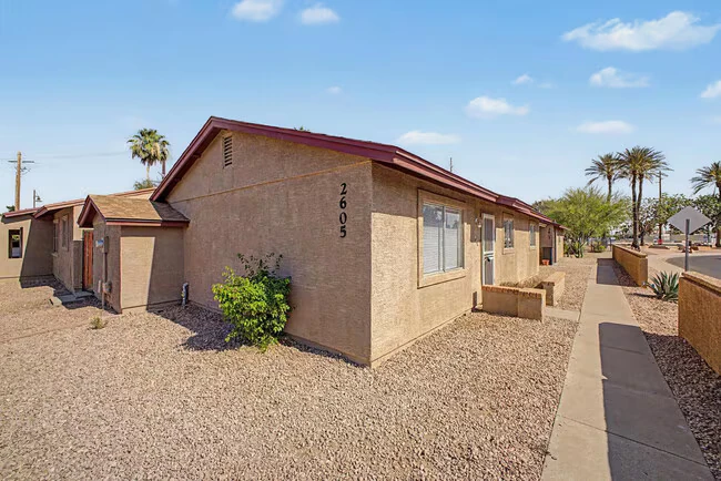 2605 E Lemon St Tempe, AZ 85288 photo 2