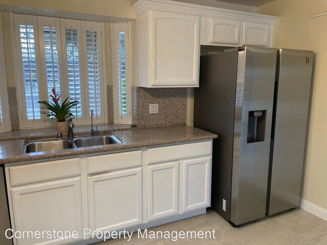 5584 Dartmouth Dr photo 3