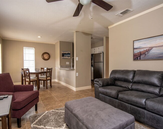 Townlake Apartments photo 4