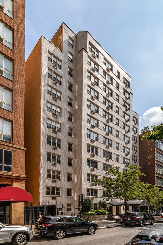 215 E 80th St New York, NY 10075 photo 4
