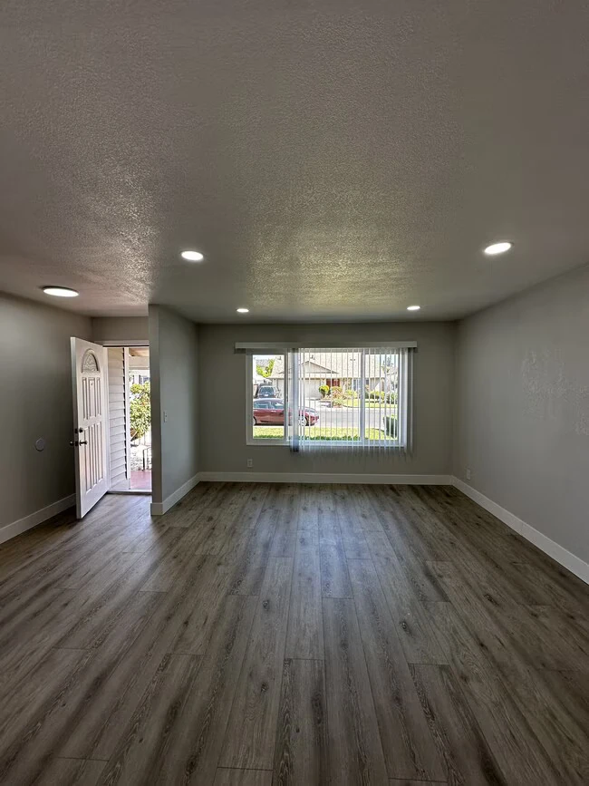 3221 San Carlos Way Union City, CA 94587 photo 2