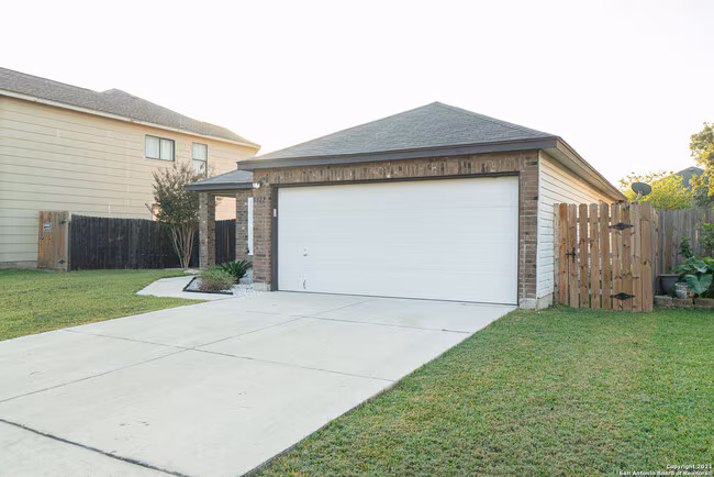 6327 Encanto Point Dr San Antonio, TX 78244 photo 3
