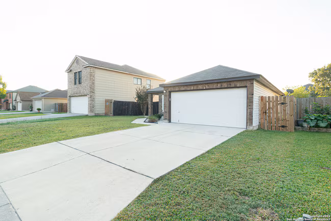6327 Encanto Point Dr San Antonio, TX 78244 photo 4