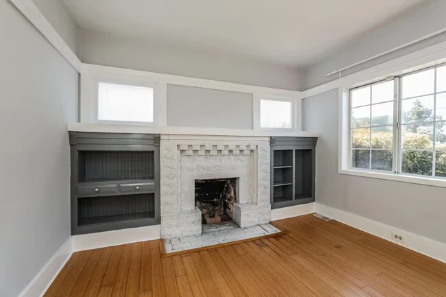 2BR/1BA Apartment on Congress Ave · Oakland photo 5