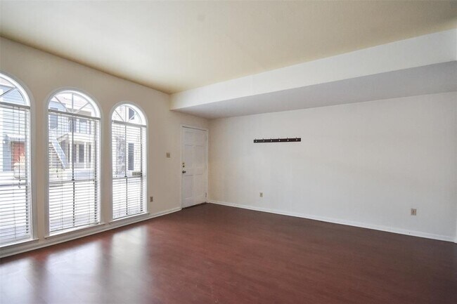 2529 Rio Grande St Austin, TX 78705 photo 5