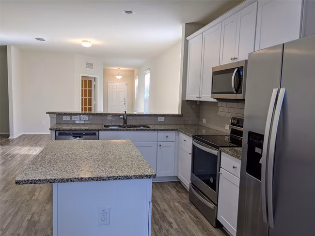 416 Ibis Falls Loop Jarrell, TX 76537 photo 3