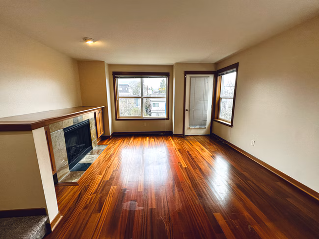 9025 18th Ave SW Seattle, WA 98106 photo 2