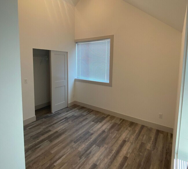 4216 S Bozeman St Seattle, WA 98118 photo 4