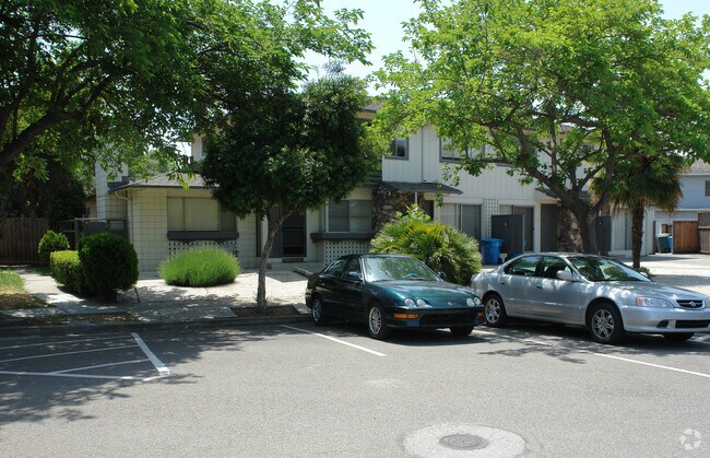 19460 Richwood Court, Cupertino, CA 95014 photo 3
