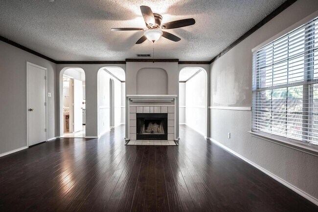 309 Longshore Drive, Little Elm, TX 75068 photo 4