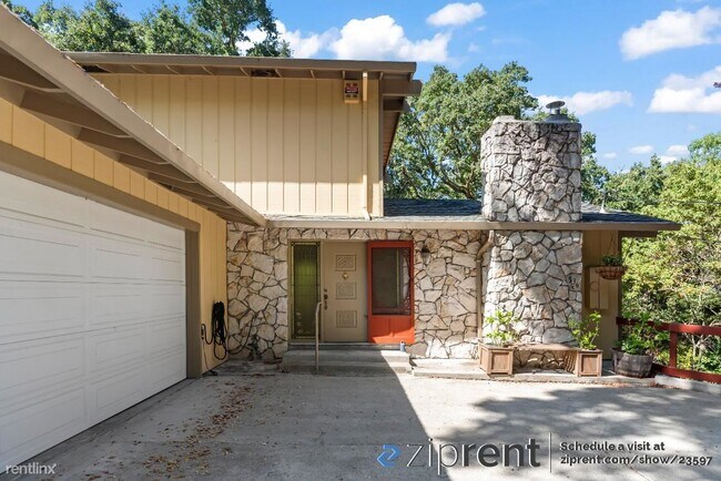 136 Moraga Way, Orinda, CA 94563 photo 3