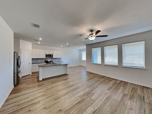 6928 Falconer Way Fort Worth, TX 76179 photo 2