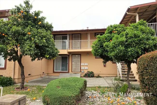 1301 Jonathan St Santa Clara, CA 95050 photo 2