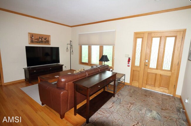 101 Genazzi Ln Petaluma, CA 94952 photo 3