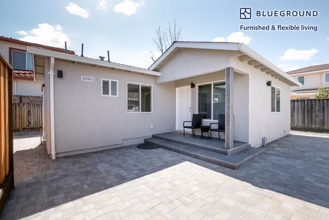 10065 Judy Avenue, Cupertino, CA 95014 photo 2