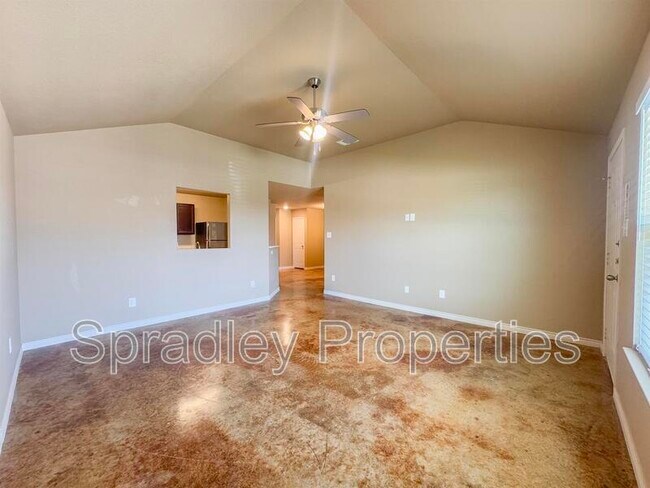 1013 Menard Belton, TX 76513 photo 2