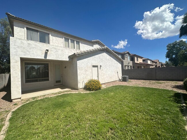 EXTRA PARKING WITH 2 CAR GARAGE AND EXTENDED DRIVEWAY photo 4