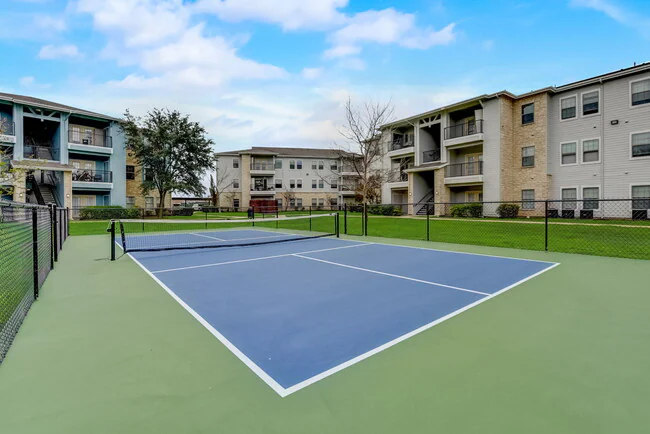 Oasis at Plum Creek Apartments photo 4